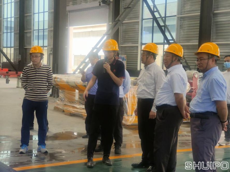 山東省科學(xué)院激光研究所所長賈中青、山東省機(jī)械設(shè)計(jì)研究院院長林江海帶領(lǐng)激光、高端裝備領(lǐng)域?qū)＜乙恍?人到水泊焊割實(shí)地調(diào)研2
